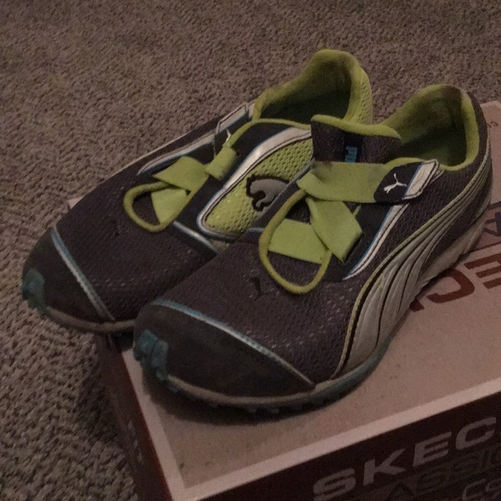 Puma size 9 running shoes